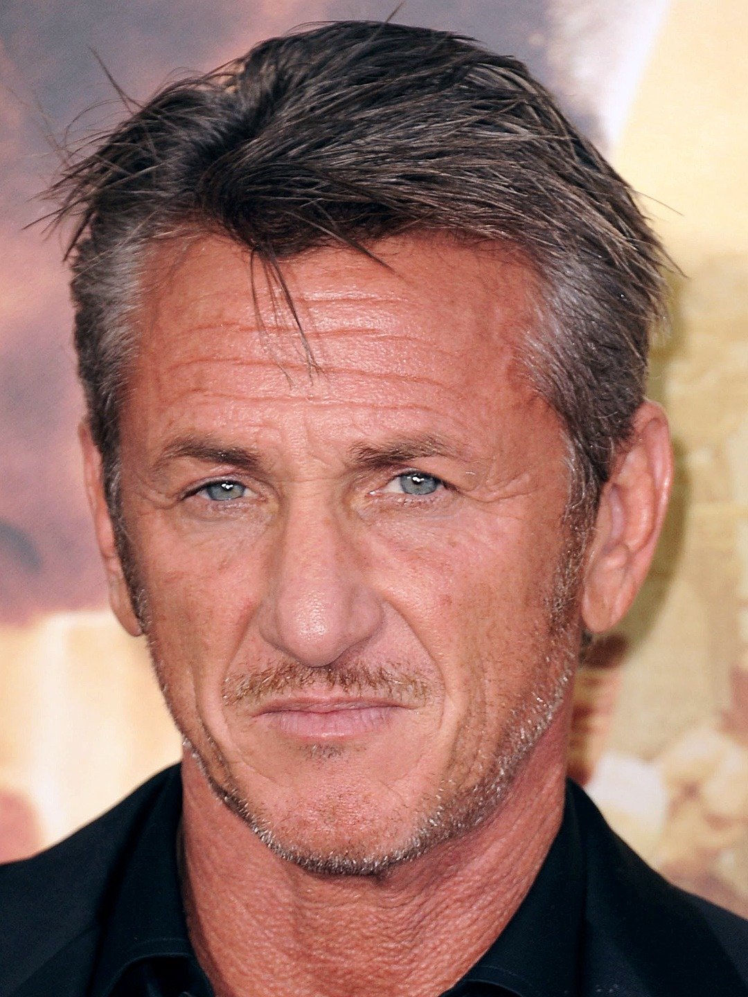 How tall is Sean Penn?